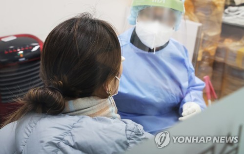 韓国の新規コロナ感染者１．３万人　水曜発表では８カ月ぶり低水準