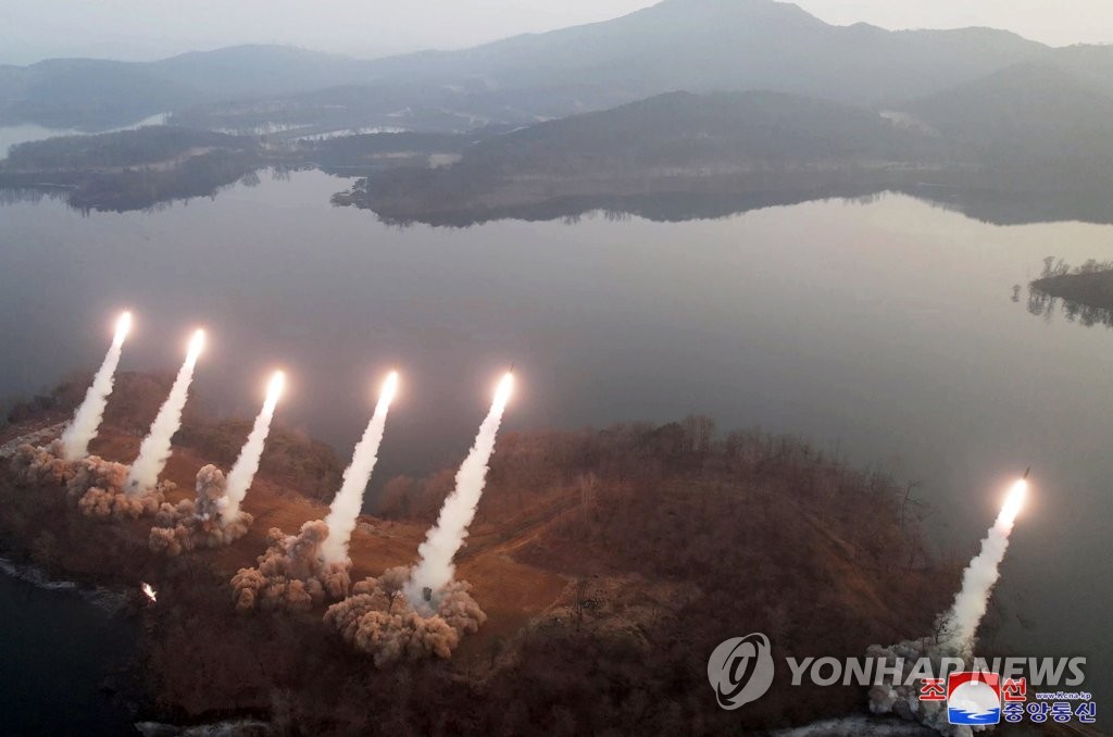 الإعلام الرسمي: الزعيم الكوري الشمالي يتفقد "تدريبات بالذخيرة الحية " الخميس استعدادًا لـ "ردع الحرب"
