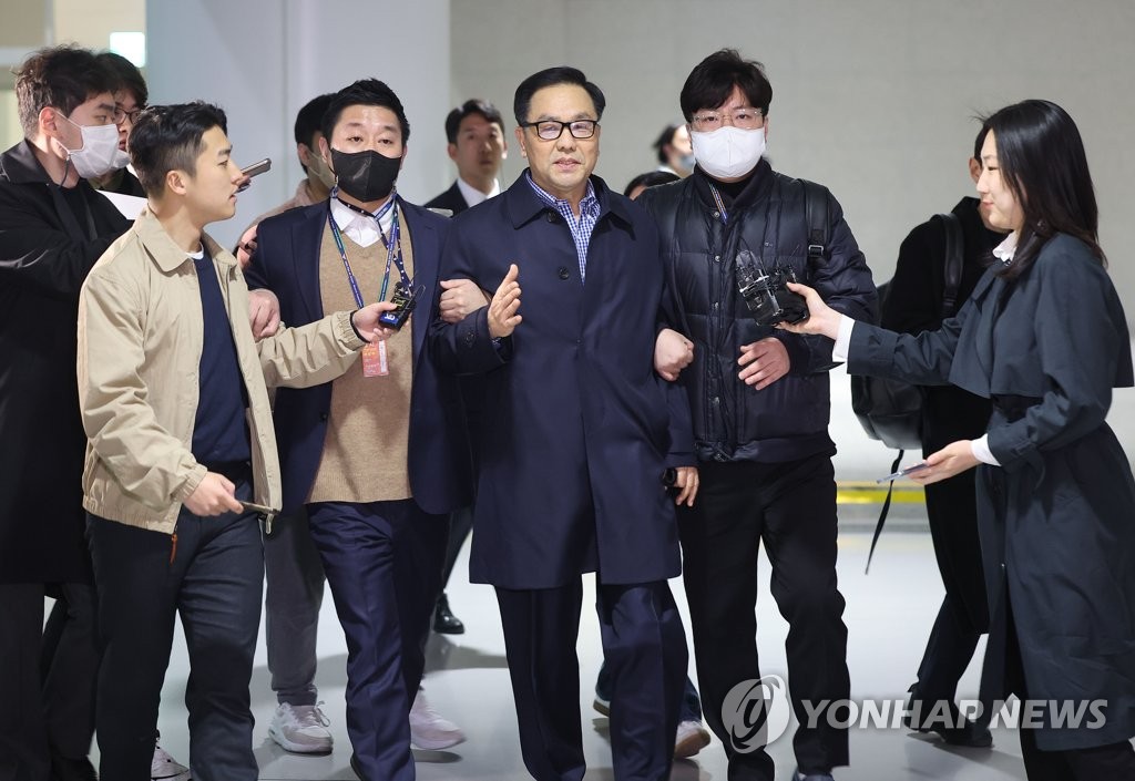 '계엄령 문건 의혹'…조현천 전 기무사령관 입국 직후 체포