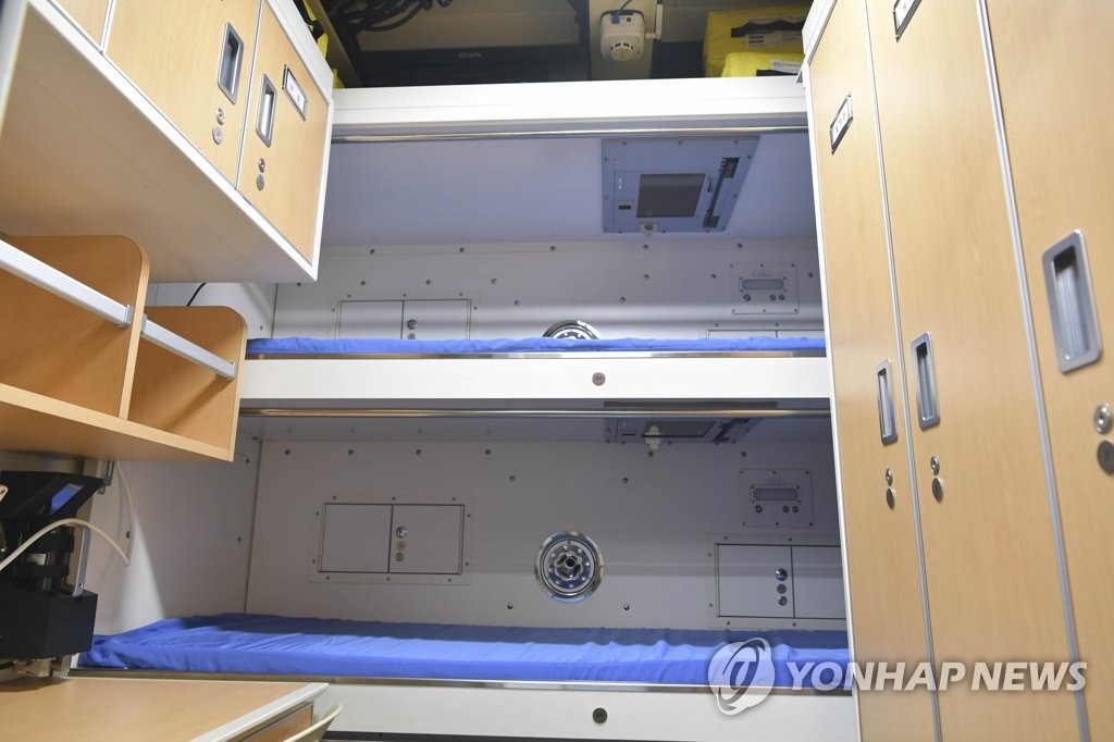 3천t급 중형 잠수함 도산안창호함 내부 언론 공개