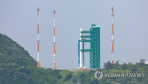 韓国国産ロケット「ヌリ」　発射台固定完了＝２４日に３回目打ち上げ