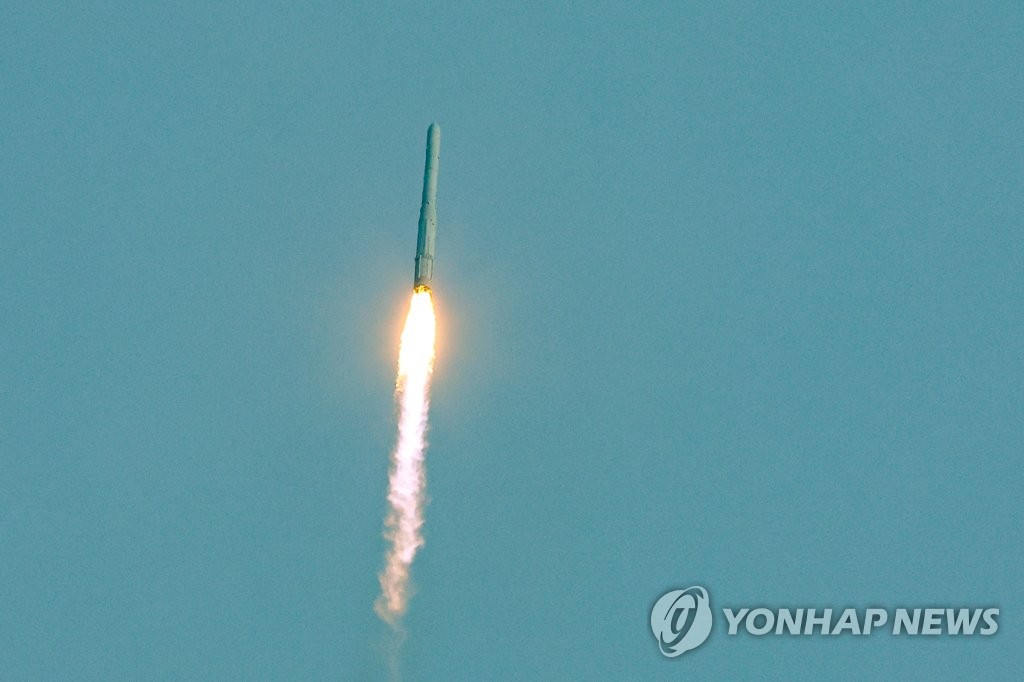 (LEAD) La fusée Nuri termine son vol et déploie ses huit satellites