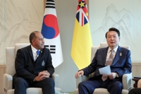 Yoon achève ses sommets avec les dirigeants de 10 nations insulaires du Pacifique