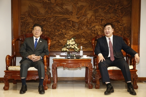 زعيم الحزب الديمقراطي يلتقي بالسفير الصيني لدى كوريا الجنوبية