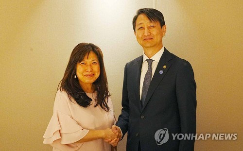Los jefes de Comercio de Corea del Sur y Canadá