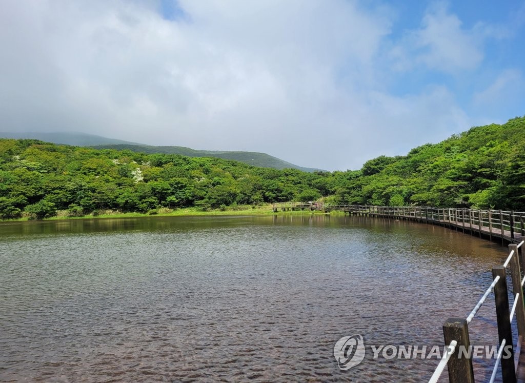 [픽! 제주] 한라산 숨은 비경 '사라오름' 산정호수 만수