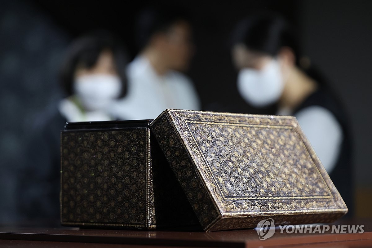 骨董 古道具 螺鈿 菊花蒔絵 漆箱 骨董 古道具 螺鈿 菊花蒔絵 漆箱 - メルカリ