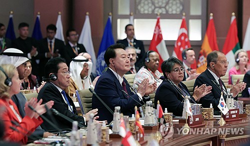 尹대통령 "우크라에 내년 3억불 지원…2025년 이후 20억불 추가"
