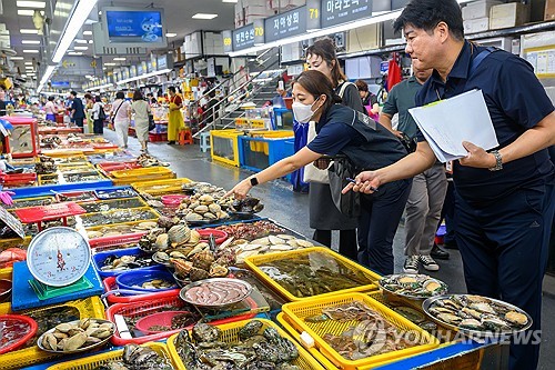 韓国・釜山周辺の海水と水産物は「安全」　汚染水放出１カ月