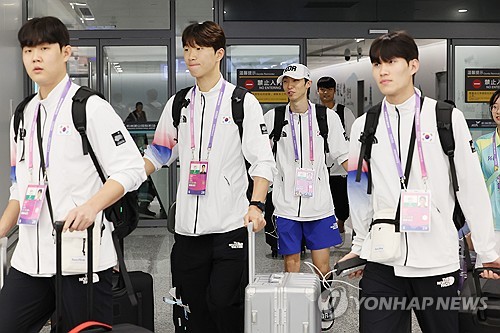 S. Korean taekwondo squad arrives in Hangzhou