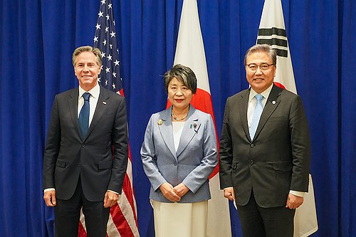 Meeting of S. Korean, U.S., Japanese FMs