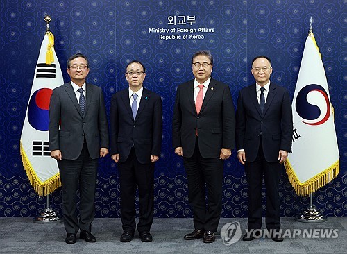 (LEAD) La Corée du Sud, la Chine et le Japon vont discuter d'un éventuel sommet trilatéral