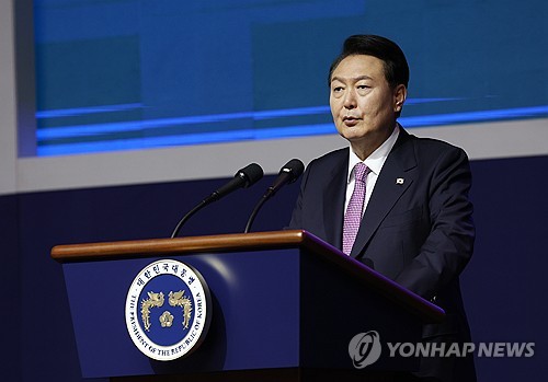 尹 "가짜평화론 활개쳐…우리 안보 안팎으로 위협받아"