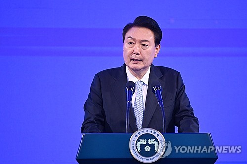 President Yoon Suk Yeol delivers remarks during a ceremony marking the 50th anniversary of Daedeok Innopolis at the Korea Research Institute of Standards and Science in the central city of Daejeon on Nov. 2, 2023, in this photo provided by the presidential office. (PHOTO NOT FOR SALE) (Yonhap)