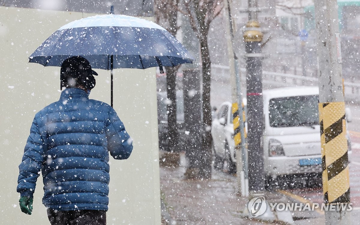 (LEAD) 한파와 눈이 한국을 덮쳤다.주말에 걸쳐 폭설이 예상