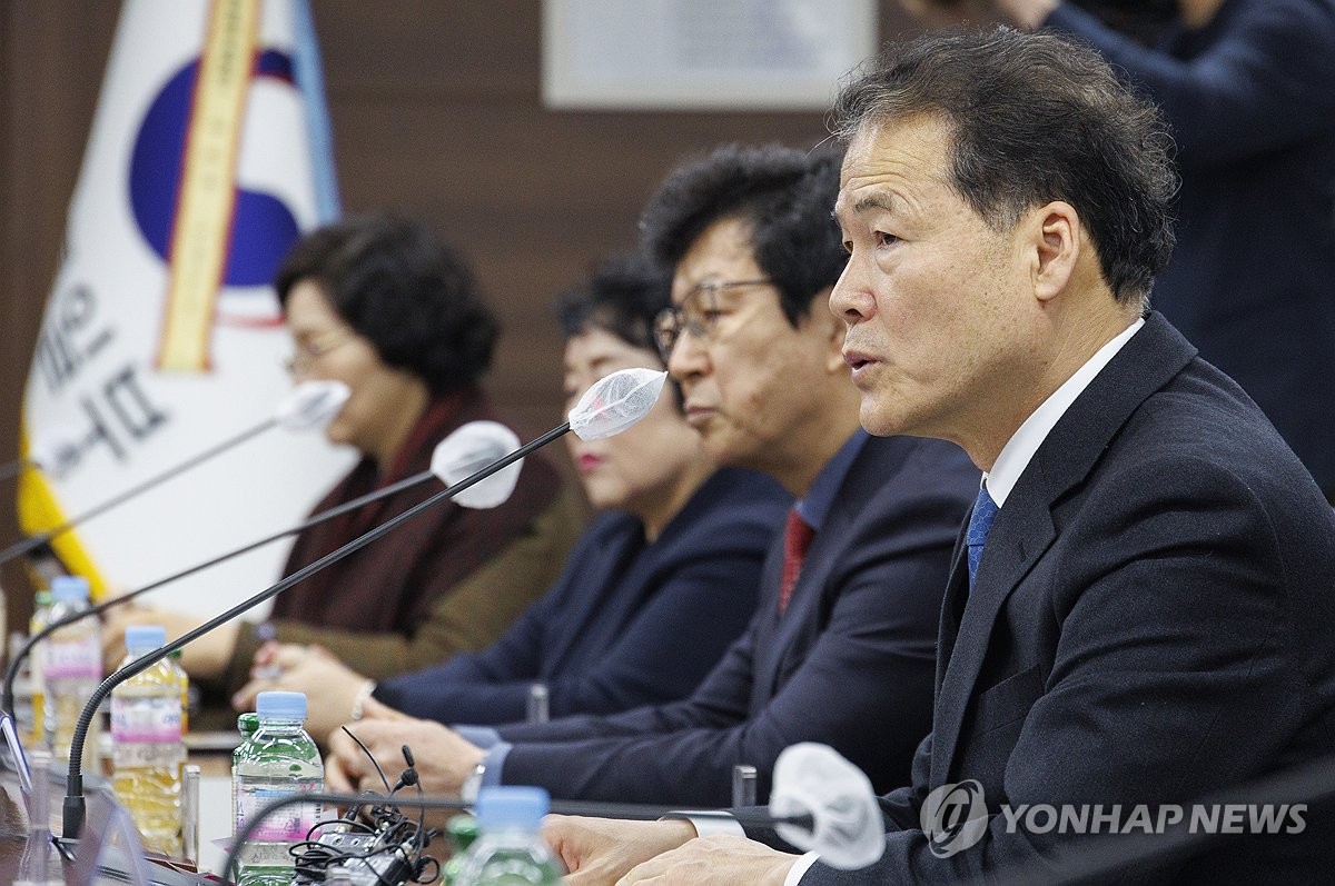 김영호 통일부 장관, '북한이탈주민의 날' 제정 위한 민간 단체 간담회