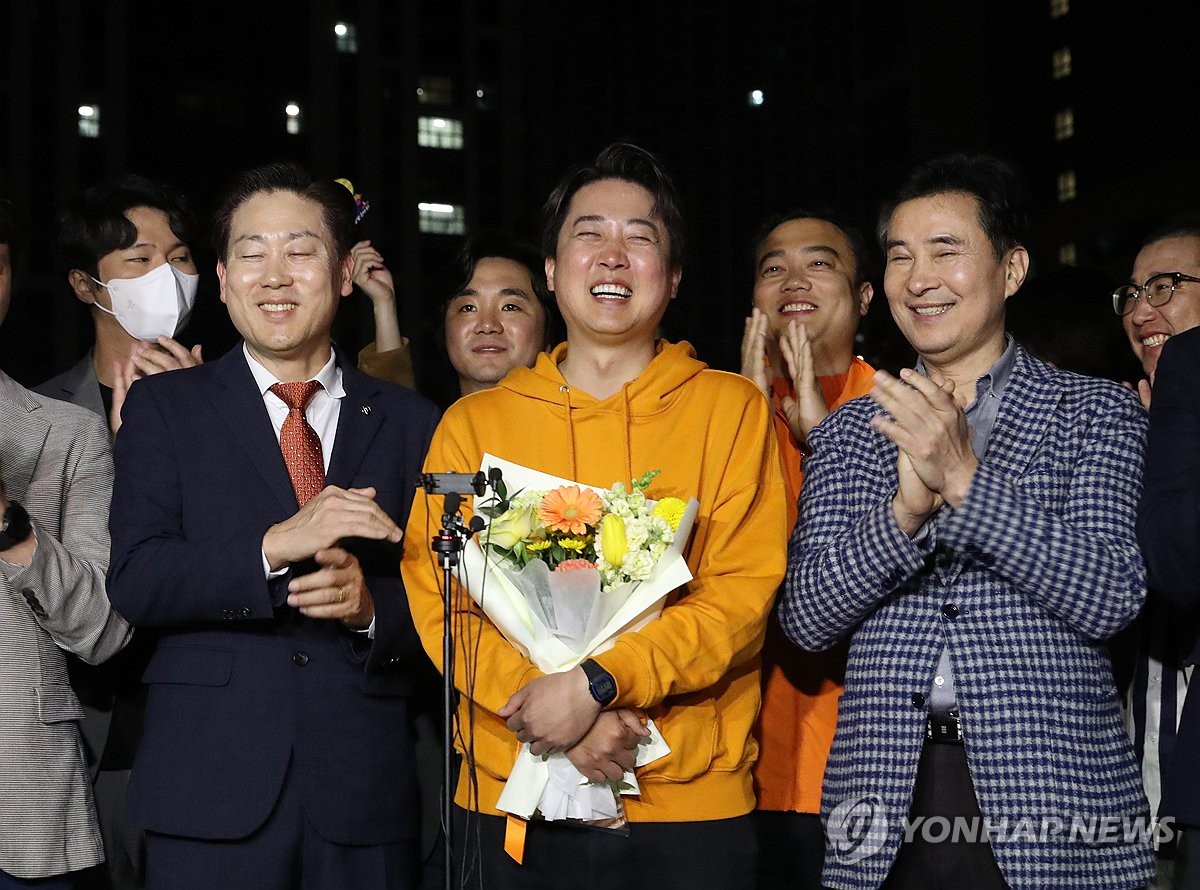 (LEAD) ExPPP leader wins his first parliamentary seat Yonhap News Agency