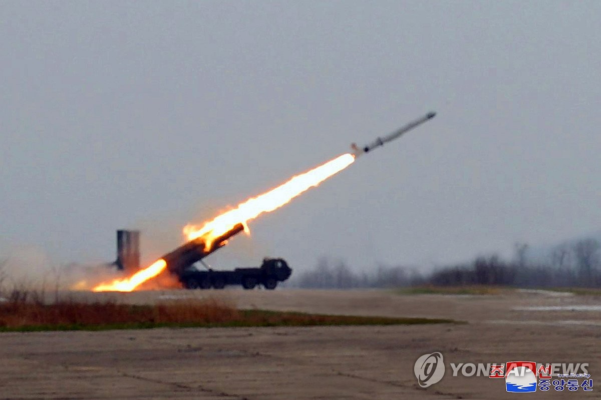 북한, 순항미사일 탄두 위력 시험과 신형미사일 시험발사 진행