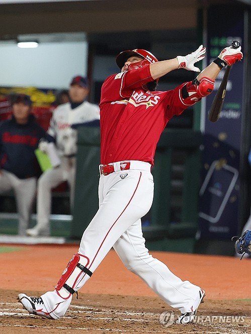 JONGHO ジョンホ US限定 baseball ユニフォーム Landers slugger Choi Jeong 'proud' of breaking KBO home run