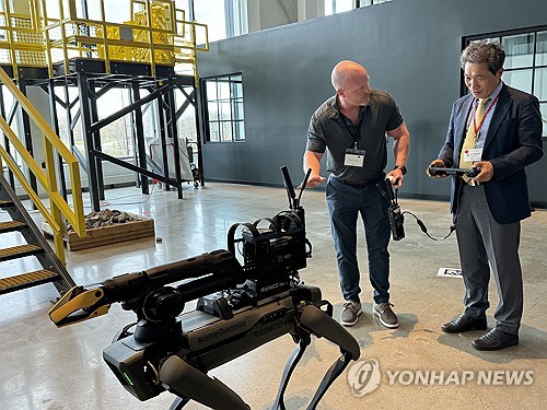 Incheon Airport chief visits Boston Dynamics