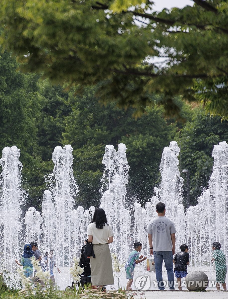 '여름의 초입'…서울숲 찾은 시민들 