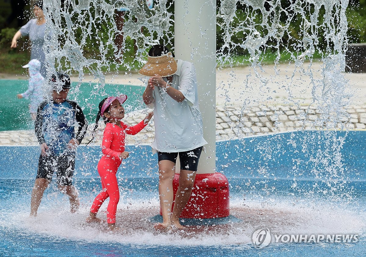 폭염 잊는 시원한 물놀이