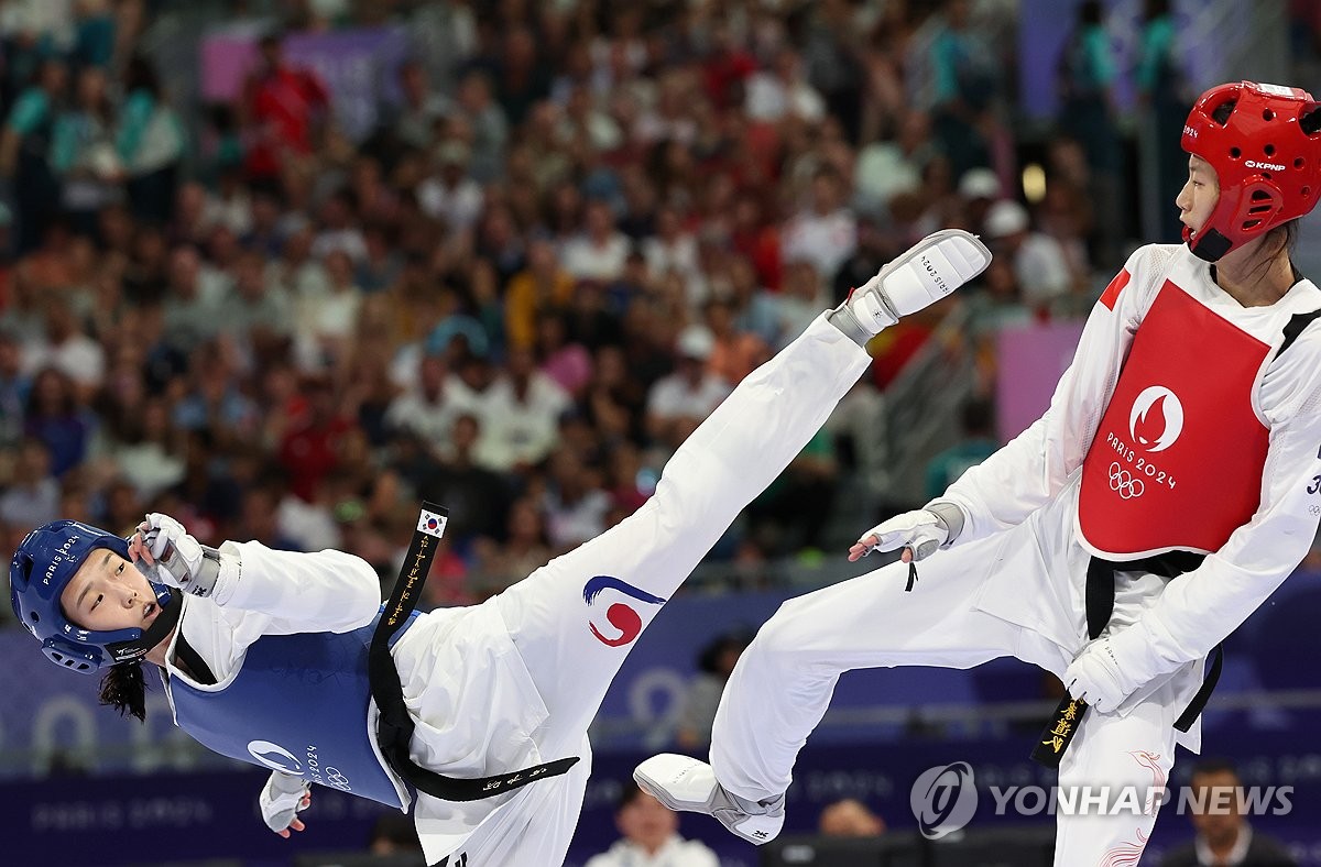 (LEAD) (Olympics) Kim Yujin wins gold medal in women's taekwondo