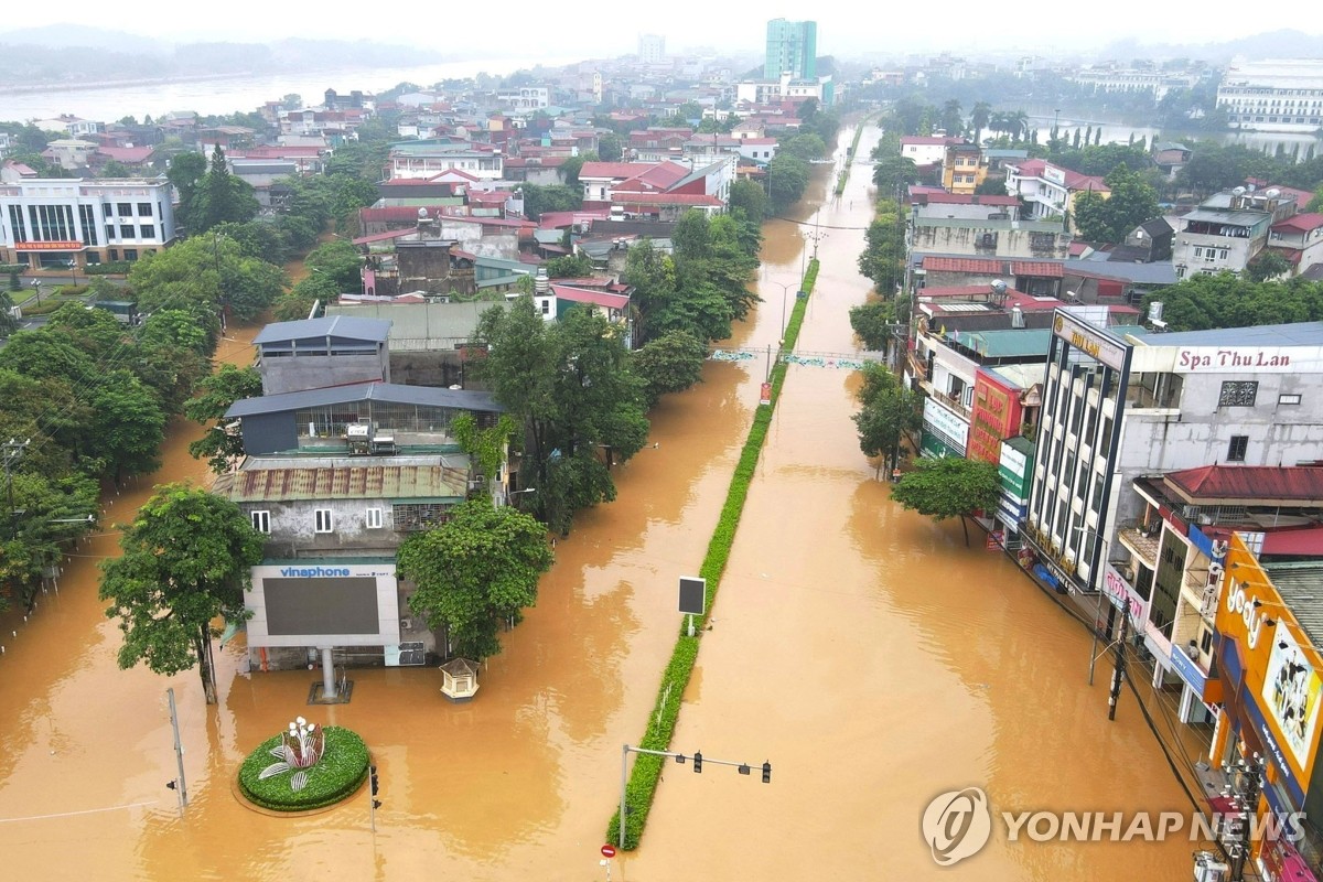 마을 전체가 물에 잠긴 베트남 옌바이시