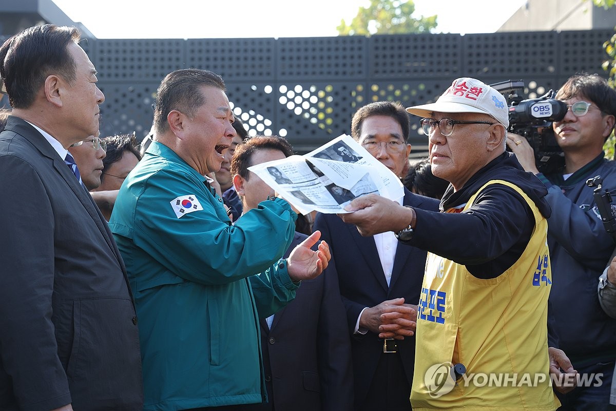 납북자가족, 대북전단 중단 선언한다…8일 파주시와 공동회견