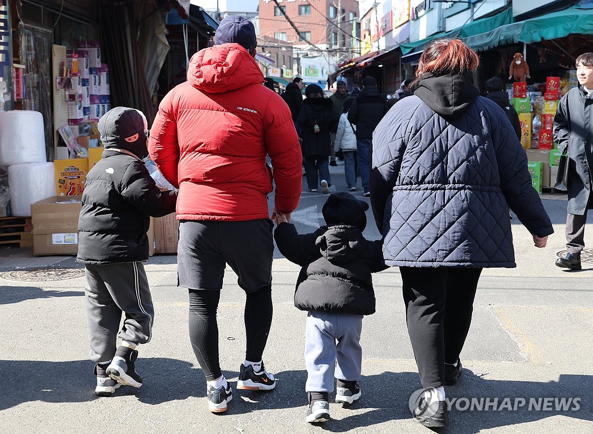 맞벌이부부 합산 최대 3년 육아휴직 사용 가능하다