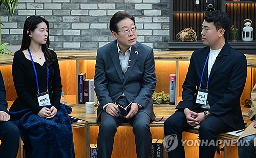 이재명 42%…한덕수 13%·한동훈 9% 오차범위 내[NBS]
