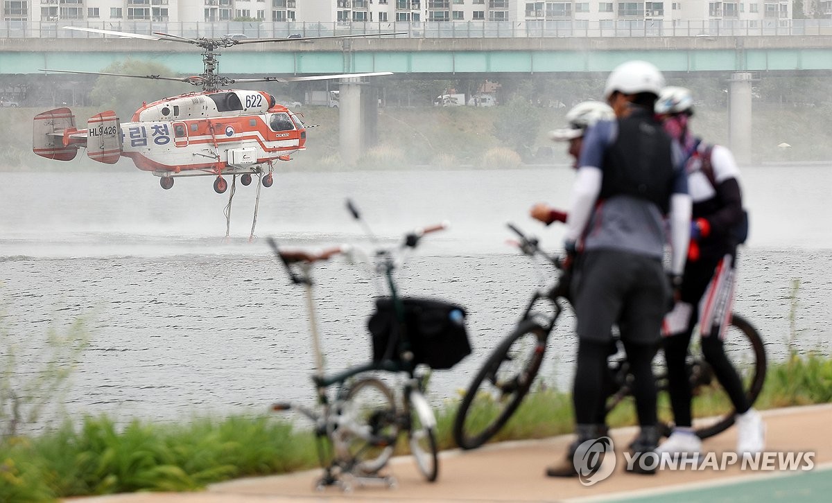 전국에 강풍…건조한 동해안, 바람 더 거세