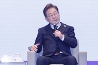 이재명 "비법조인 대법관 법안 제 입장 아냐…당내 자중 지시"