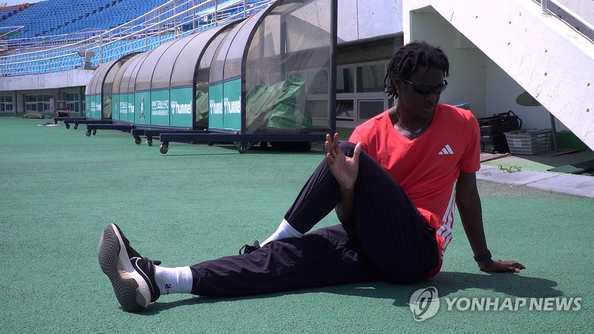 인터뷰하는 육상 기대주 비웨사
