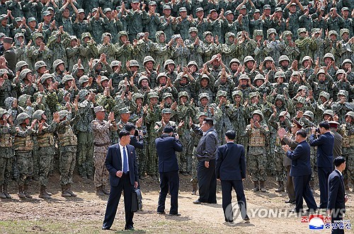 金正恩氏　特殊部隊の訓練視察「戦争準備完成を」＝ロシア派遣兵が戦術共有か