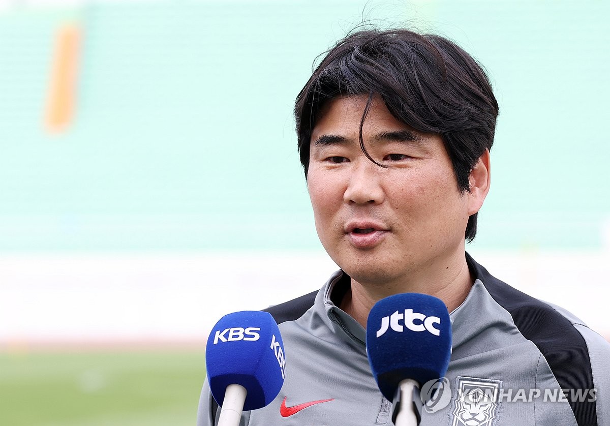각오 밝히는 이창원 U-20 축구대표팀 감독