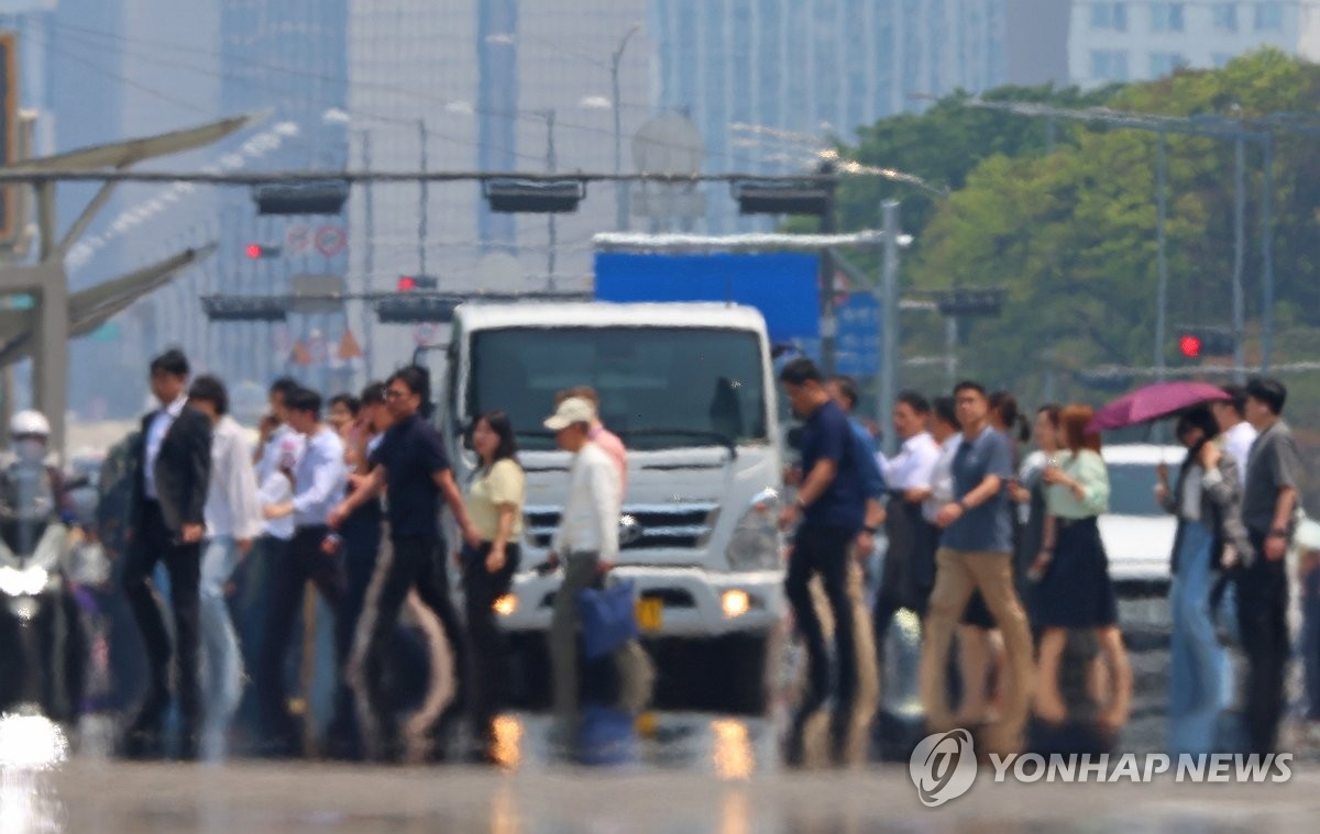 낮 최고 30도 안팎…맑고 더운 일요일