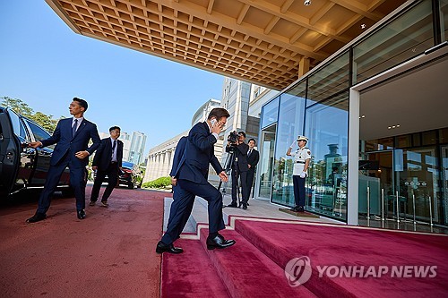 李대통령, 현충일 추념식…취임 후 첫 국가기념일 행사 참석