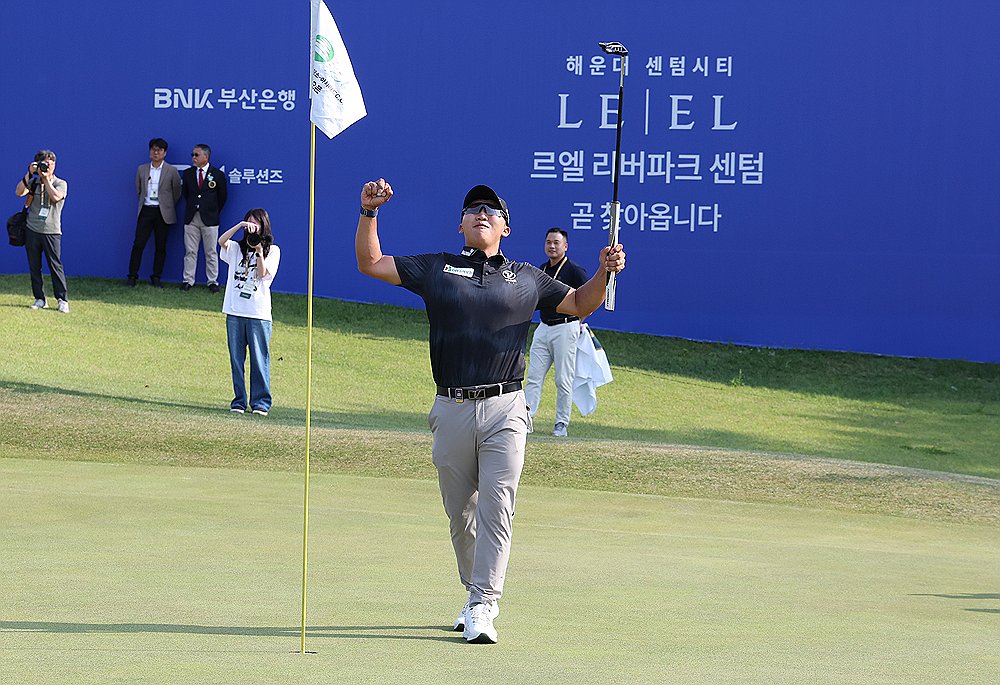 6월 8일 KPGA 투어 백송홀딩스-아시아드CC 부산오픈 우승 당시 김홍택