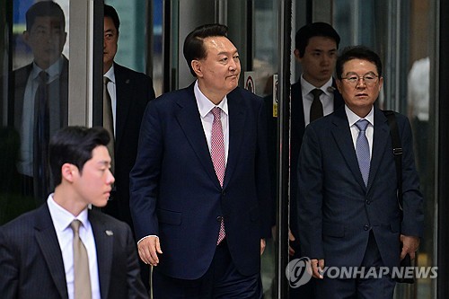 경찰, 尹에 19일 3차 소환통보 '최후통첩'…"반드시 대면조사"