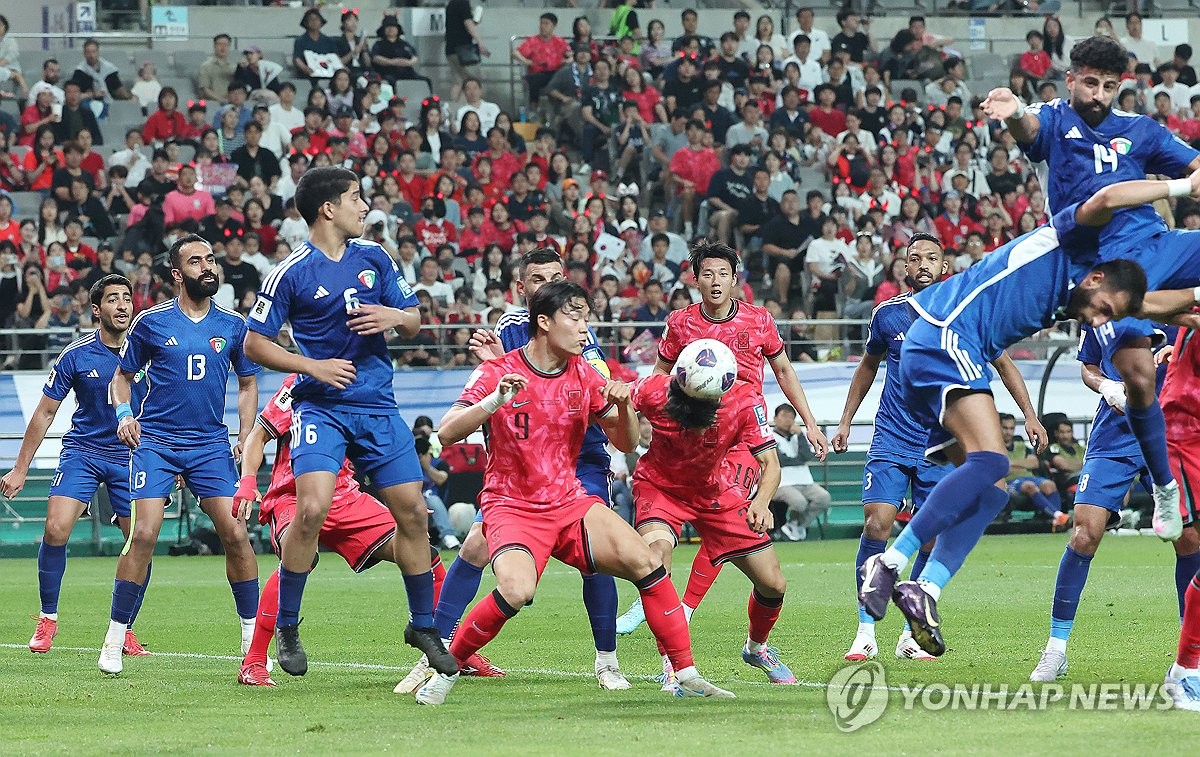 홍명보호, 쿠웨이트전 전반 1-0 마쳐…전진우 A매치 데뷔골