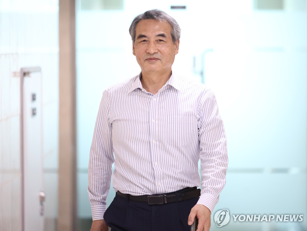 [속보] 민중기 김건희 특검 "대통령실에 특별검사보 8명 추천"