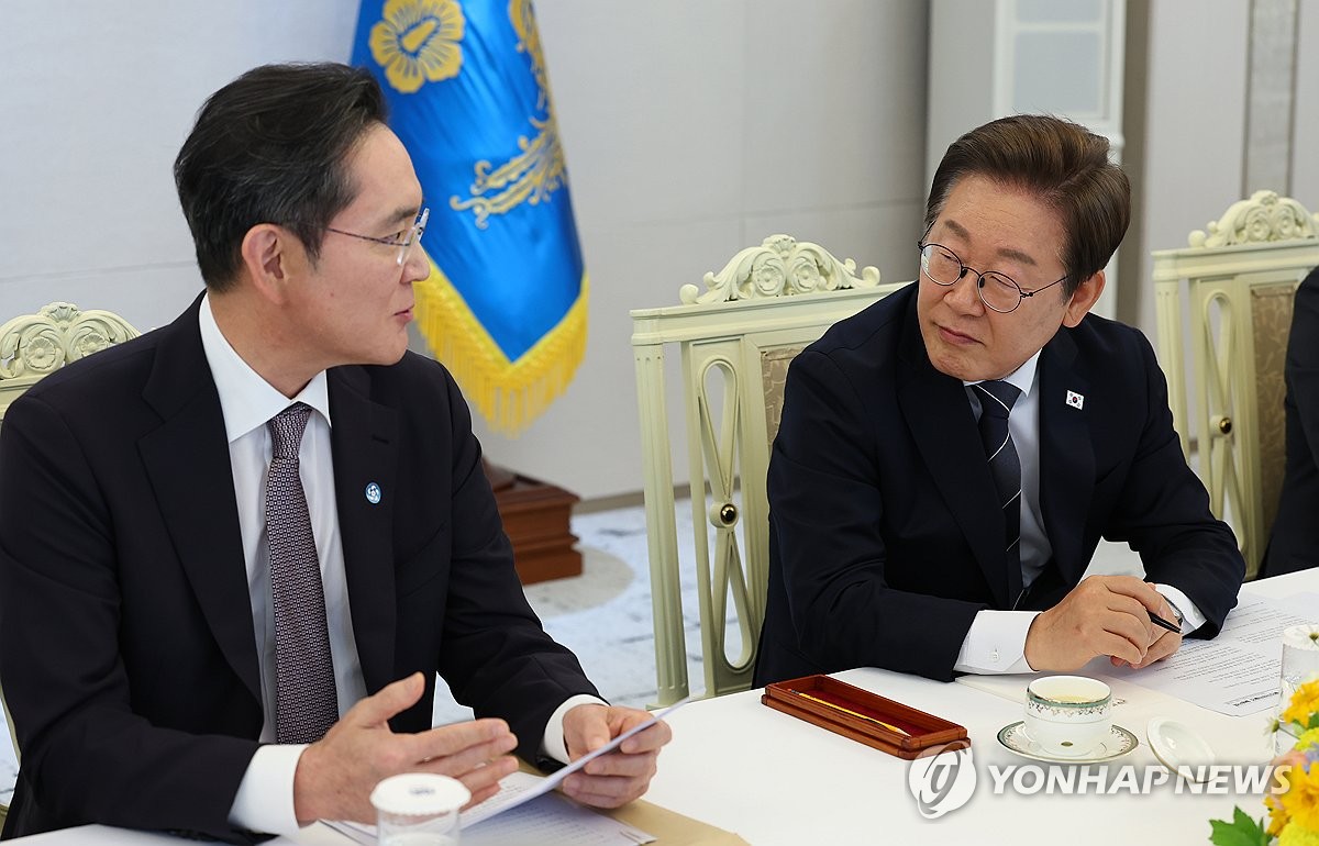 李大統領が財界トップらと会合