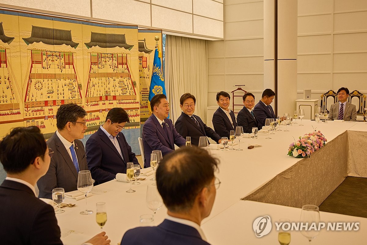 李대통령, 7일 여당 상임위원장단과 만찬…입법 협조 당부할 듯
