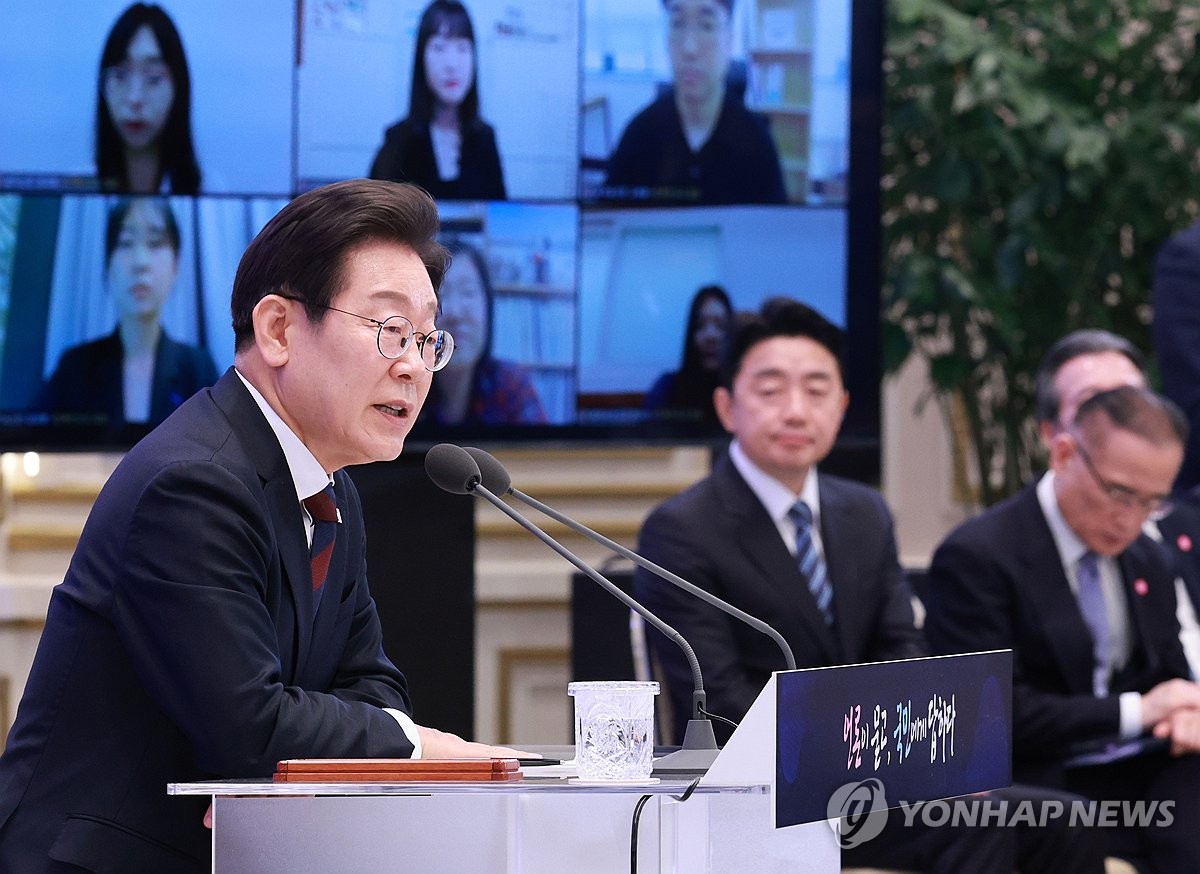 李대통령 "관세협상, 쉽지않지만 최선…8일 끝날지 확언 어려워"