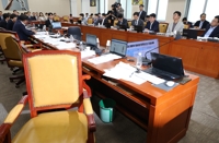 공영방송 지배구조 개편 '방송3법' 與 주도로 과방위 통과