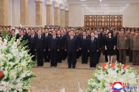 김정은, 김일성 31주기에 금수산태양궁전 참배