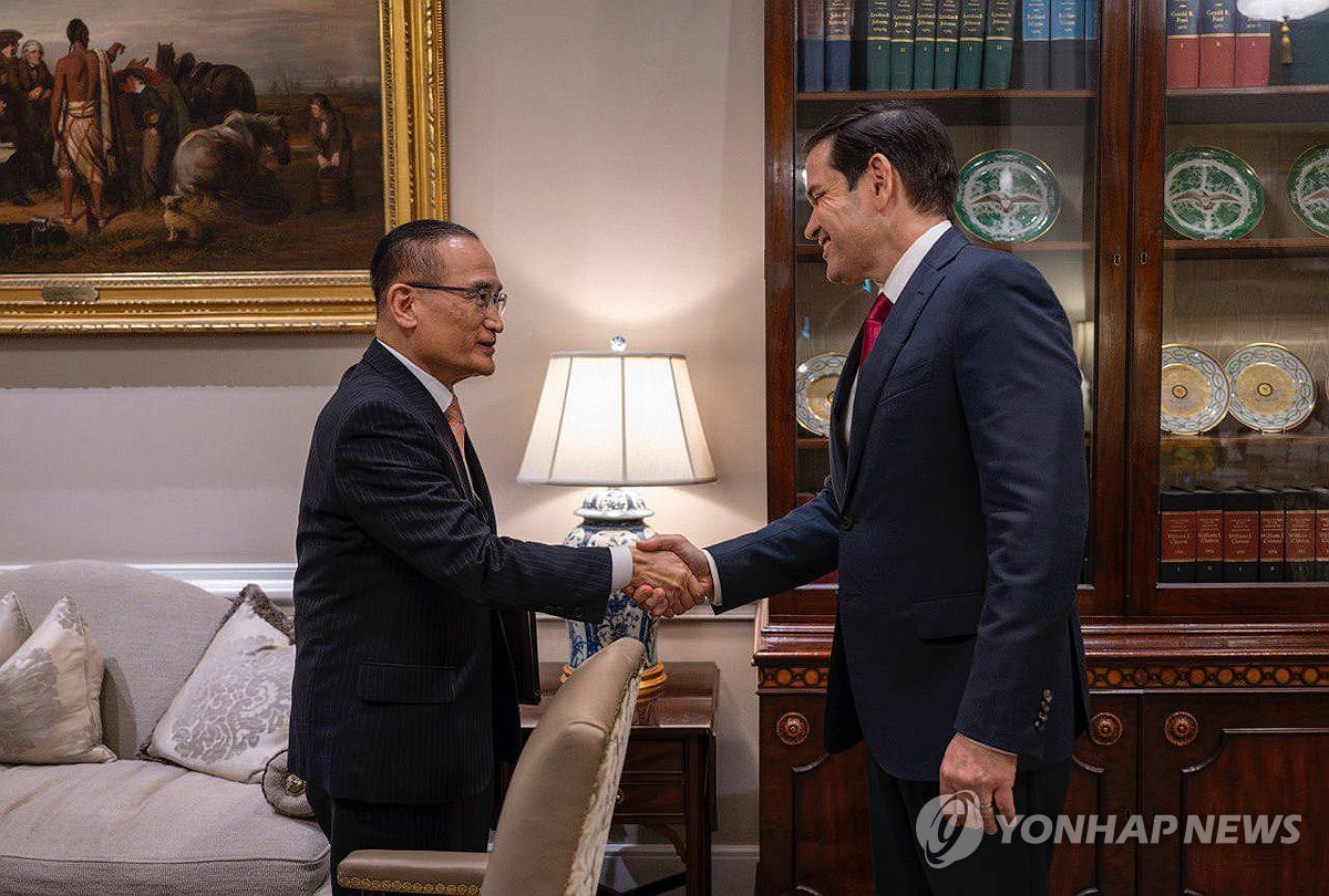 한미, 조기 정상회담·패키지 논의 공감…뾰족수는 아직 …