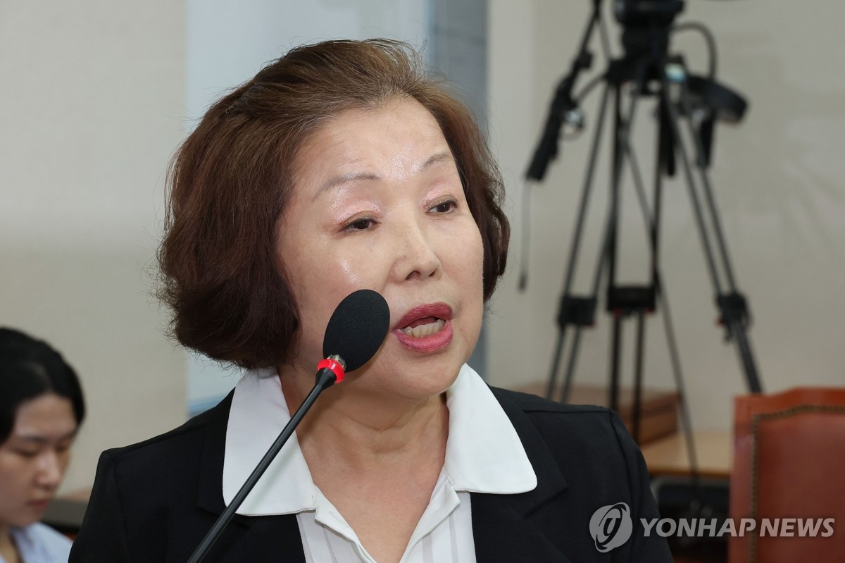 국회 청문회 나온 리박스쿨 대표 "마녀사냥에 심신미약자 돼"