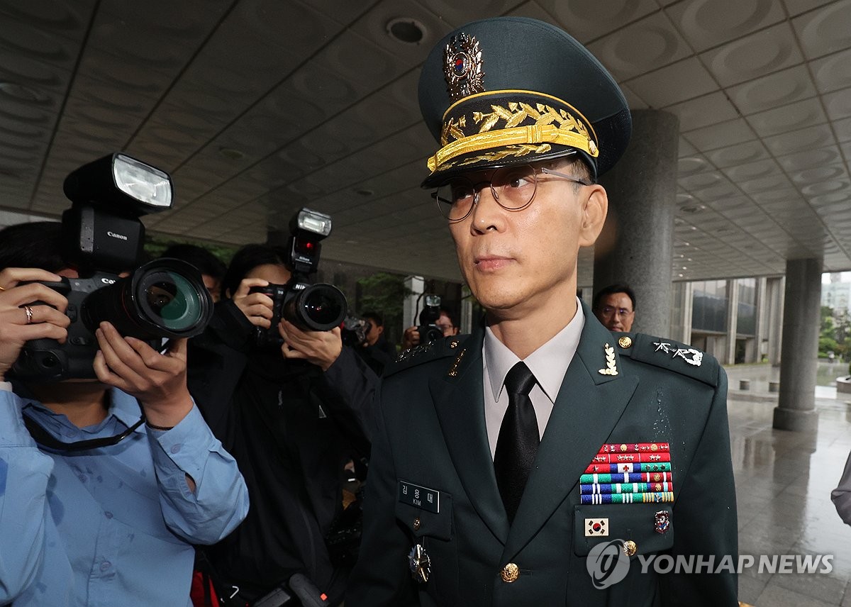 '평양 무인기' 드론사령관 13시간 특검조사…"합참 명…